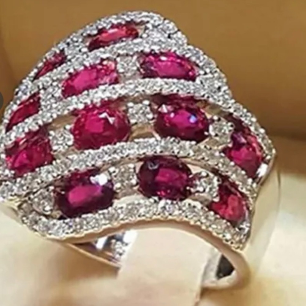 Dazzling Statement Ring - Picture 3 of 3
